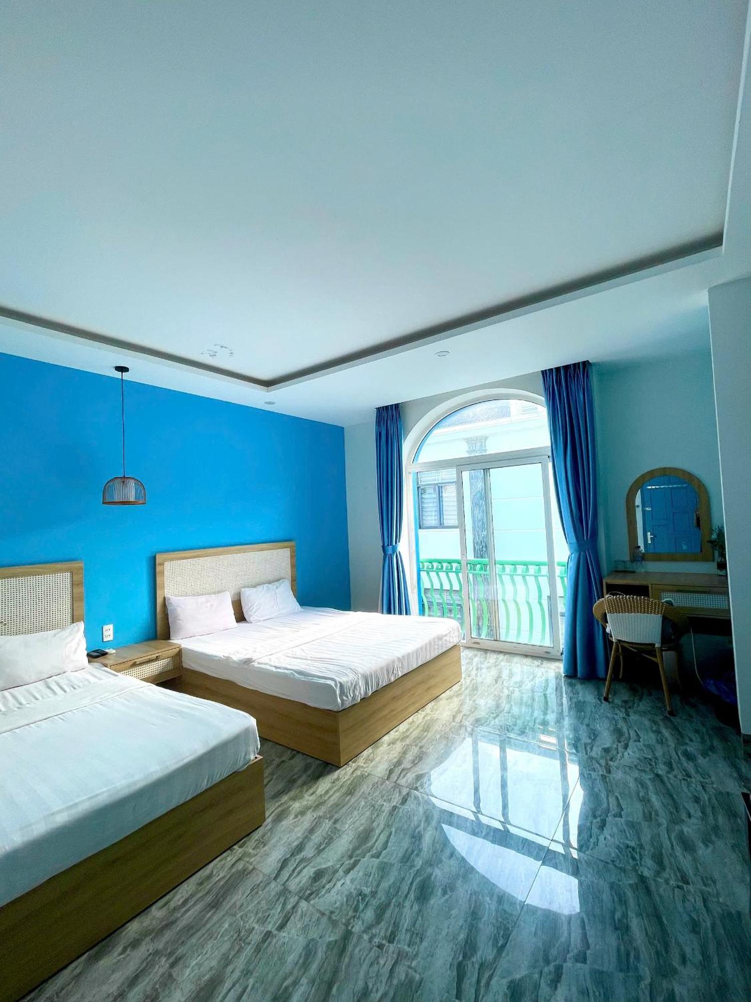 Santorini House And Coffee Hotel Da Nang Exterior photo