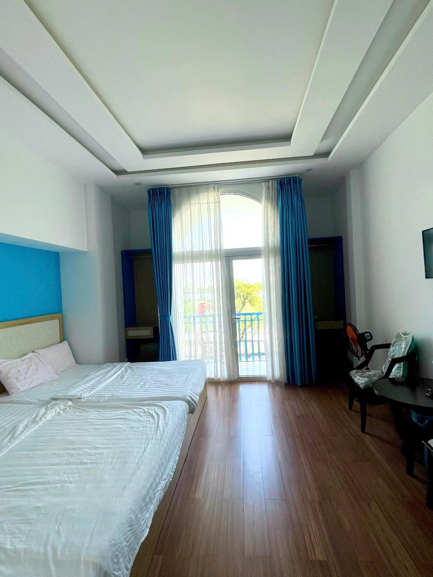 Santorini House And Coffee Hotel Da Nang Exterior photo