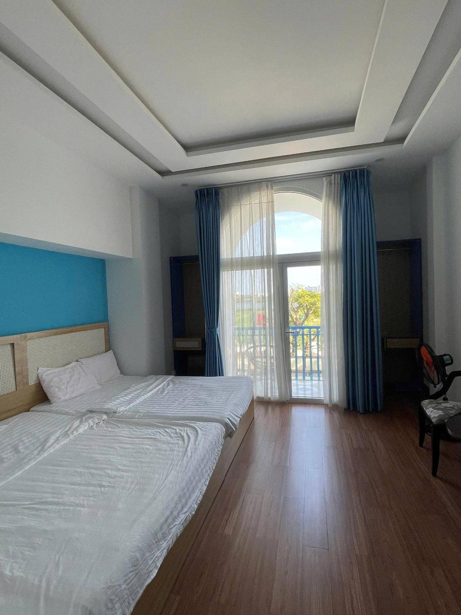 Santorini House And Coffee Hotel Da Nang Exterior photo